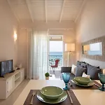 Hotel apartamentowy Sea Breeze & 4*