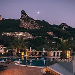 Sea Breeze & 4* Agios Gordios (Corfu)