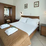 Hotel apartamentowy Sea Breeze & 4*
