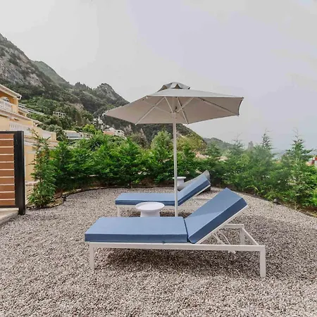 Sea Breeze & Aparthotel 2*
