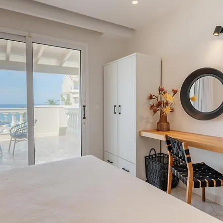 Sea Breeze & Aparthotel
