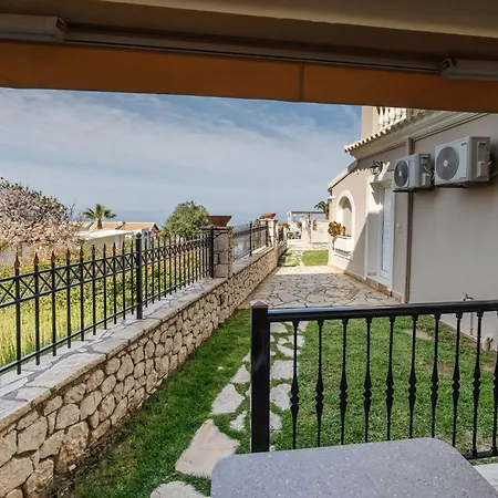 Sea Breeze & Aparthotel 2*
