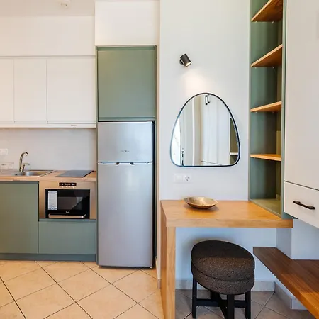 Aparthotel Sea Breeze & 2*