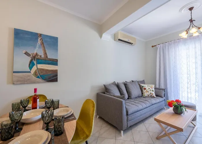 Sea Breeze & Ξενοδοχείο με διαμερίσματα 4*