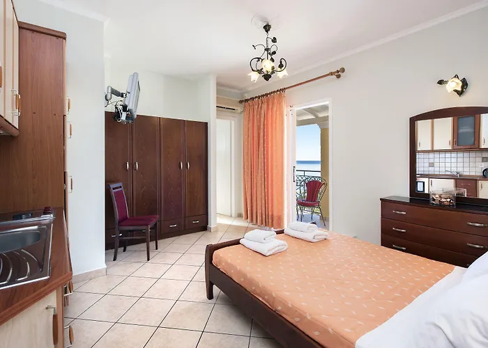 Ξενοδοχείο με διαμερίσματα Sea Breeze & 4*