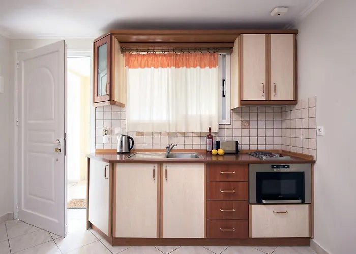 Ξενοδοχείο με διαμερίσματα Sea Breeze & 4*