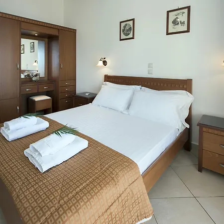 Aparthotel Sea Breeze & 4*