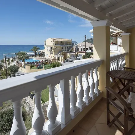 Aparthotel Sea Breeze & 4*