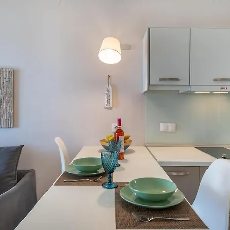 شقة فندقية Sea Breeze &