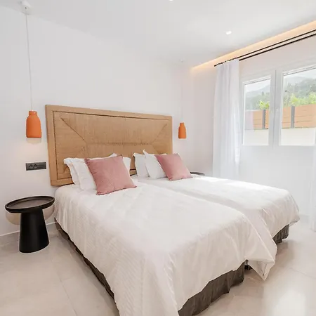 Sea Breeze & آغيوس غوذيوس