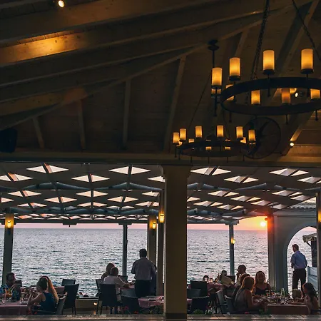 Sea Breeze & آغيوس غوذيوس