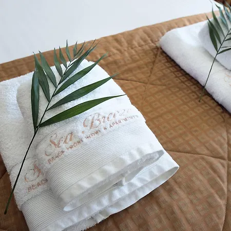 شقة فندقية Sea Breeze & 4*