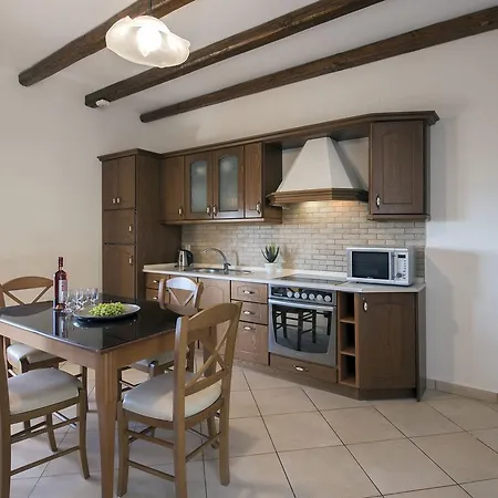 شقة فندقية Sea Breeze & 4*