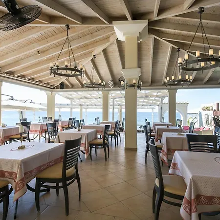 Apartmanhotel Sea Breeze & 4*