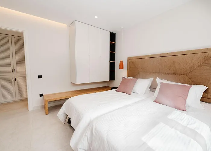 Aparthotel Sea Breeze &