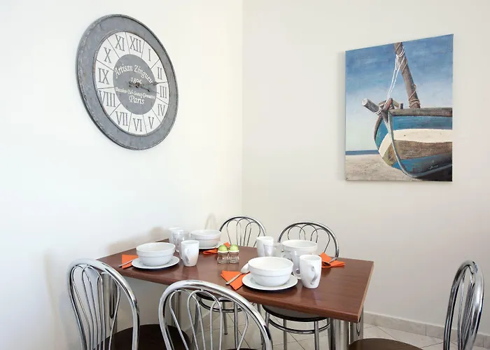 Aparthotel Sea Breeze & 4*