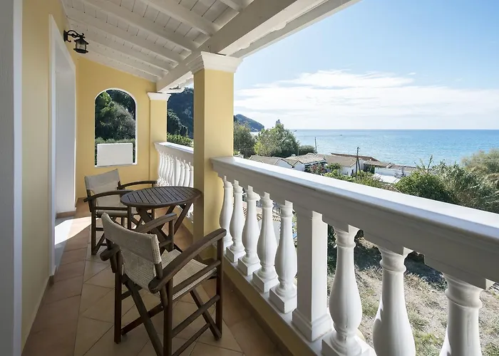 Aparthotel Sea Breeze & 4*