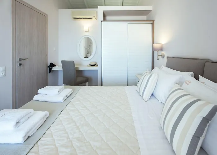 Sea Breeze & 4* Agios Gordios (Corfu)