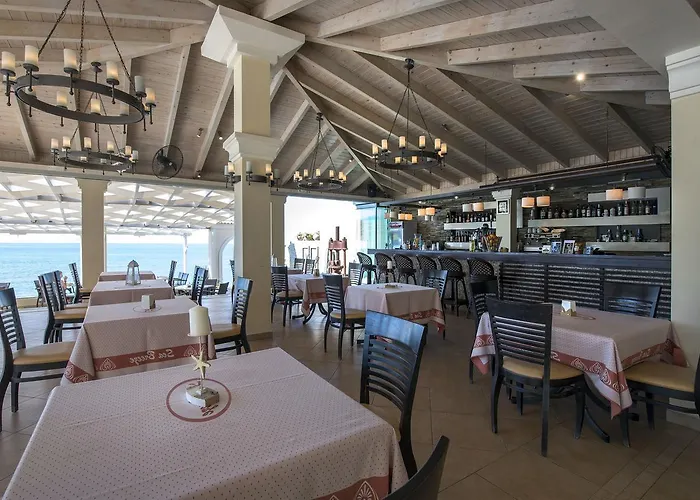 Sea Breeze & 4* Agios Gordios (Corfu)